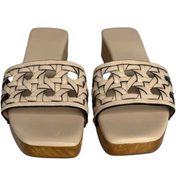 TORY BURCH BASKET WEAVE STUDDED CREAM CALFSKIN LEATHER SANDLES - Picture 3 of 10